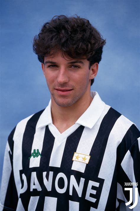 Roberto Baggio Juventus Photos And Premium High Res Pictures Artofit