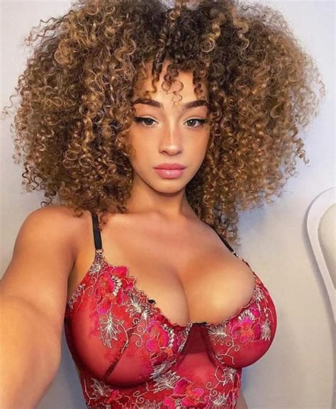 Dana Curly | Scrolller