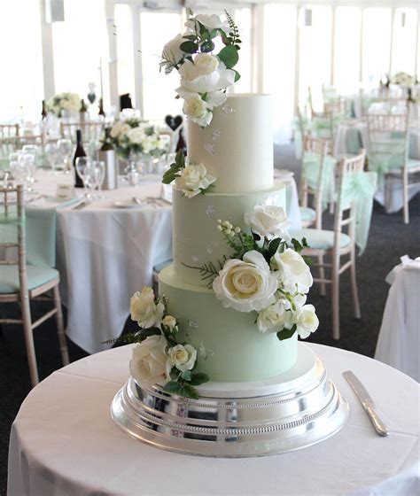 Sage Green Wedding Cake Zula Schwarz