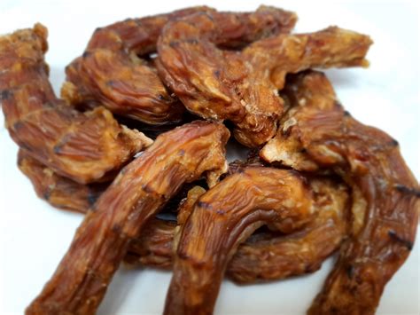 Chicken Neck Treats – Two Tails Pet Treats