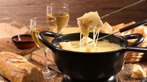 Antojo De Queso Aprende A Preparar Fondue De Queso Con Esta Sencilla