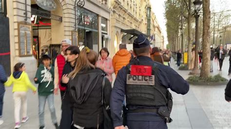 AlertesInfos On Twitter EN DIRECT Des Policiers Matraque En