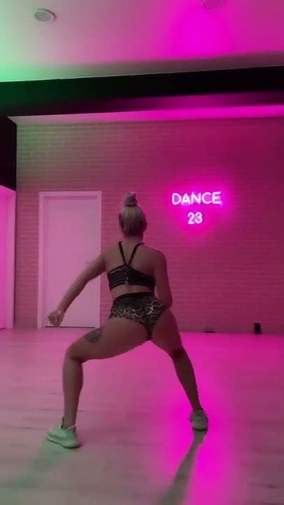 Sexy Twerk Malyshka Youtube