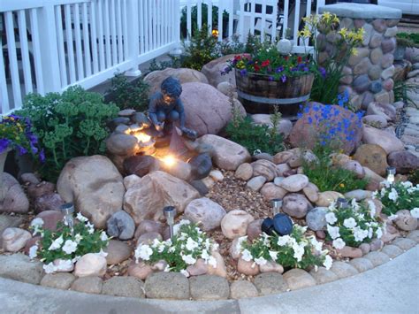 Outdoor Lighting & Exterior Light Fixtures: Mini Rock Garden Design