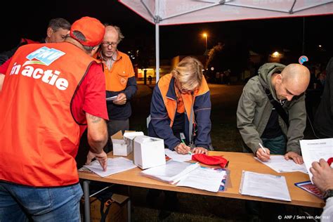 Fnv Vertraging Post En Pakketten Door Staking Bij Postnl Nieuws Nl