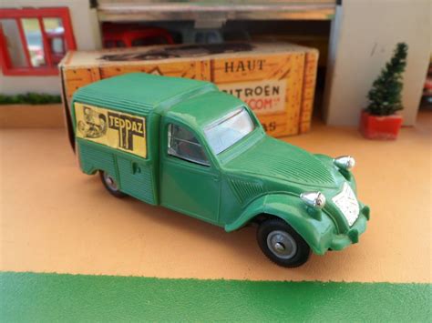 NOREV PLASTIQUE Publicitaire TEPPAZ CITROEN 2 CV ETIQUETTE RHODIALITE D