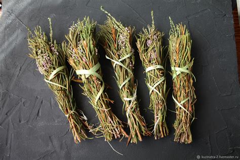 Багульник болотный с вереском, пучок сухой травы для окуривания ...