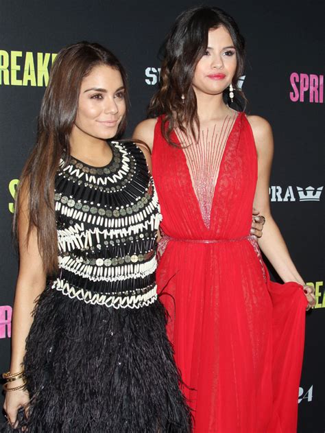 Selena Gomez Et Vanessa Hudgens Vie Pratique F Minin