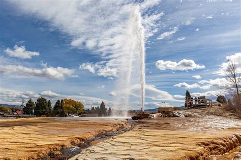 The Only Captive Geyser in the World - Soda Springs Geyser Park