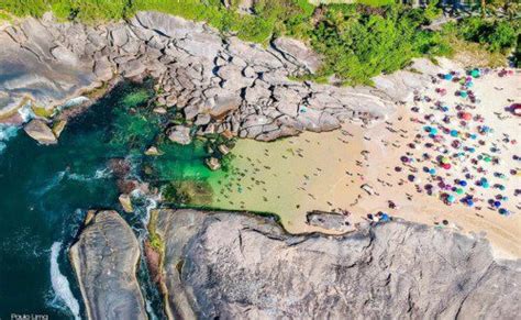 Praia de Itacoatiara apaixone se pela charmosa praia de Niterói