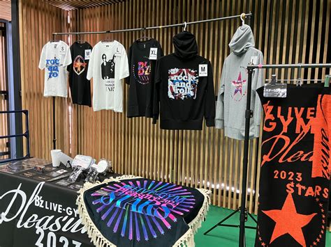 【b’z グッズ】35周年ツアー「b’z Live Gym Pleasure 2023 Stars 」 オフィシャルグッズ紹介！ B Z Complete データ 〜zeroから振り返り〜