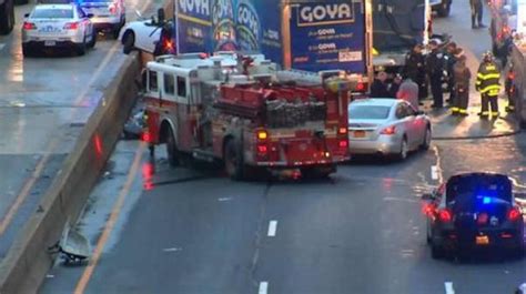 Bronx Ny Massive Crash On Cross Bronx Expressway Kills 3