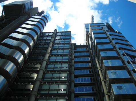 Lloyd’s building stands out in London: functionality and modern design ...