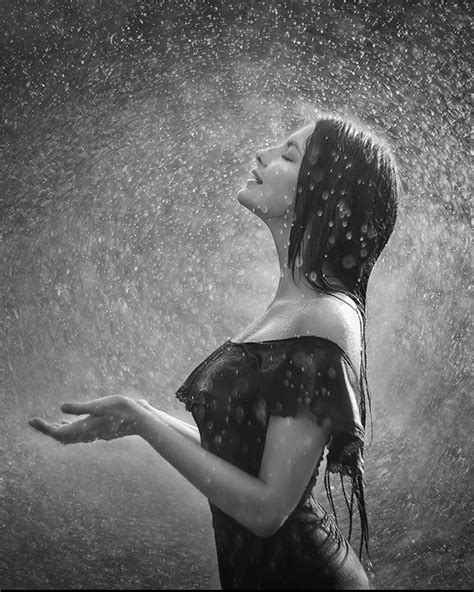 Pin By Michelle Grohl On Shooting Rain In 2024 Rain Pictures Rainy Photoshoot Rainy Day