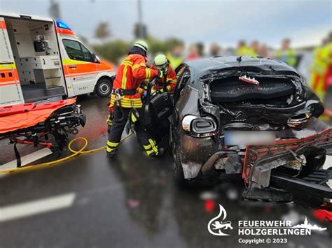 Meldung Verkehrsunfall B464 Feuerwehr Holzgerlingen