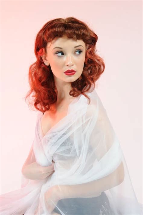 42 Pin Up Hairstyles That Scream Retro Chic Tutorials Included