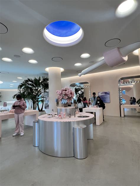 Glossier Store | Retail store design, Store design boutique, Glossier