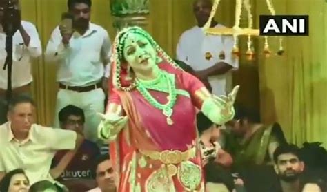 Hariyali Teej 2019 Watch Hema Malinis Dance Performance At Sri Radha