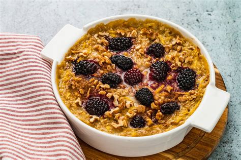 Baked Oats mit Brombeeren und Kürbis Gesundes Frühstück MYPROTEIN