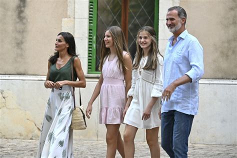 La famille royale d Espagne vacances décontractées à Majorque Point