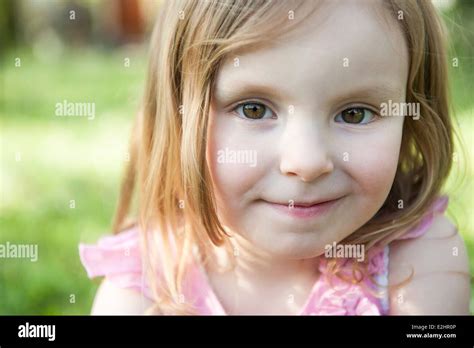 Little girl smiling, portrait Stock Photo - Alamy