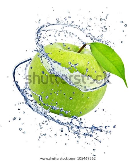 Manzana Verde Con Salpicaduras De Agua Aislada En Fondo Blanco