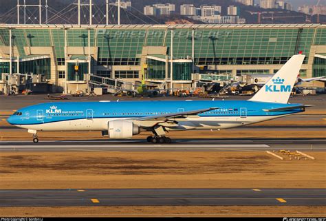 PH BQB KLM Royal Dutch Airlines Boeing 777 206ER Photo By Gordon Li