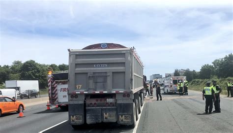 Photos One Man Dead After Transport Truck Crash In Mississauga Insauga