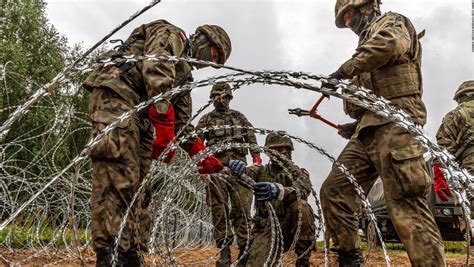 Mil Personas Atrapadas Quieren Entrar A La Ue Escala Crisis Migratoria En La Frontera Entre