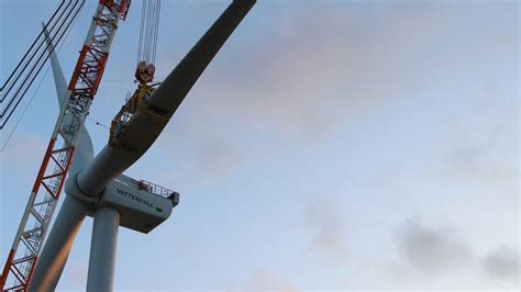 First Turbine Installed At Vattenfalls Offshore Wind Farm Horns Rev