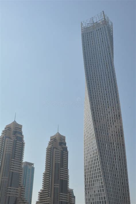 Cayan Tower In Dubai Uae Editorial Photo Image Of Architecture 38332356