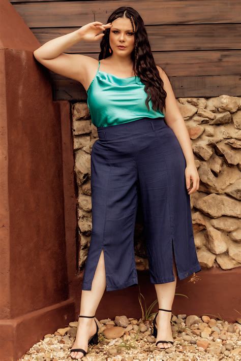 Regata Plus Size Em Cetim Decote Degag Verde Vk Moda Plus Size