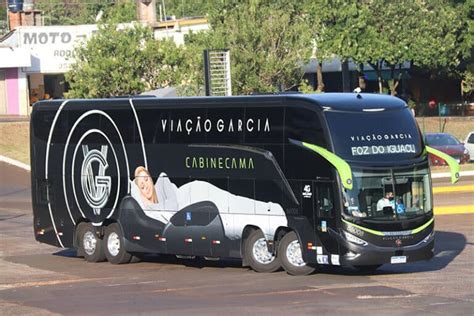 Viação Garcia lança ônibus G8 pintura retrô clássica dos anos 90