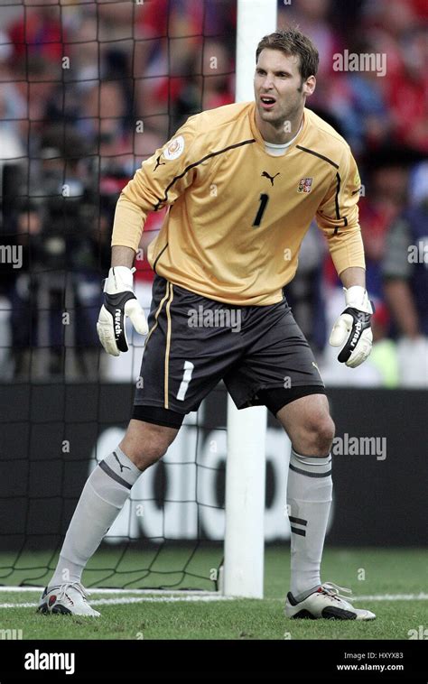 PETR CECH CZECH REPUBLIC & CHELSEA FC DRAGO STADIUM PORTO PORTUGAL 01 ...