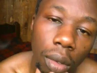 Enne FUMA ERBA E SI SBALLA Pornhub Gay