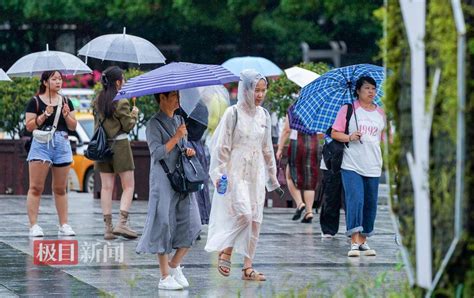 一场秋雨，武汉气温从“3”字头降到“2”字头秋风下意识穿着