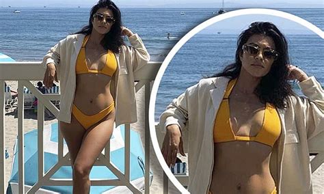 Kourtney Kardashian Wears Yellow Bikini After Weekend With Ex Daily Mail Online