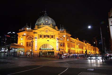 Flinders Street Station by night, Melbourne, Victoria | RIBA pix