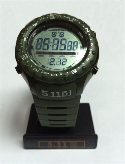Часы 5.11 (тактические)