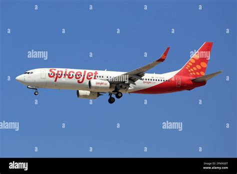 Spicejet 737 Hi Res Stock Photography And Images Alamy