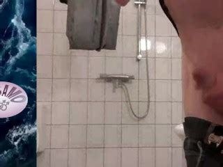 MeMySelfAndMyOwn在浴室里抽搐呻吟直到高潮的特写镜头 Pornhub Gay