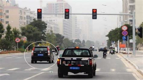 交警提醒：这五种情况“闯红灯”不会被扣分！车主：这回不用担心了！腾讯视频