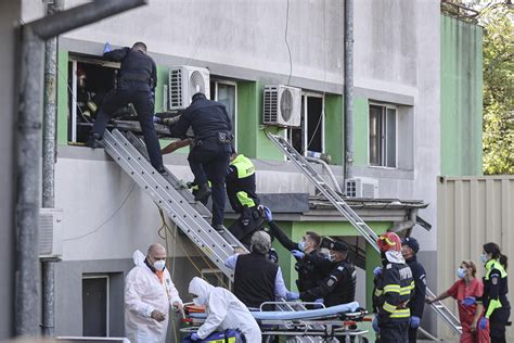 Incendio En Un Hospital De Rumania Deja Al Menos 7 Muertos Ap News