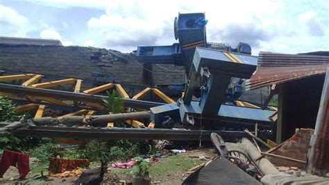 Tragedi Di Muara Enim Crane Flyover Roboh Menimpa Kereta Batubara