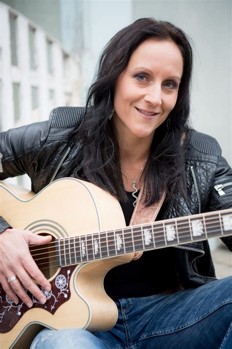 Sandee Pressebild 2 – sandee