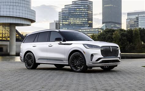 tech   lincoln aviator   connected  autonomous