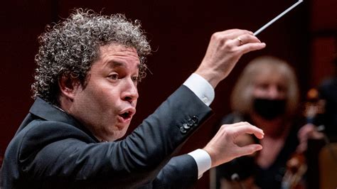 Maestro Gustavo Dudamel abandona Ópera de Paris Observador