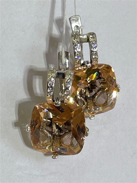 Купить серебряные украшения в ювелирном магазине Lucet в Москве