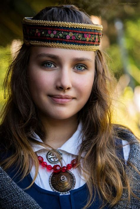 An Estonian Dancer In 2020 Frau Fotografie Gesicht Schöne Frauen