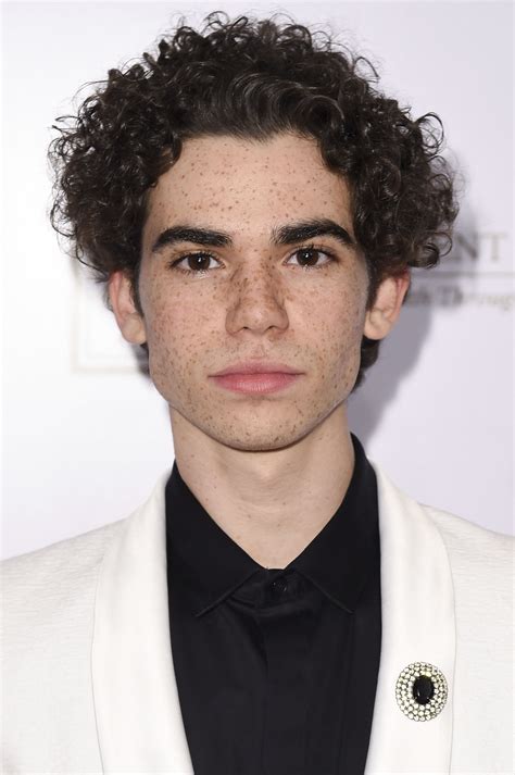 Cameron Boyce Fotos De Rostro De Hombres Estilos De Cabello Hombre